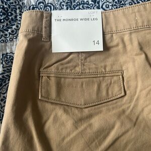 LOFT Women’s Monroe wide leg Khaki pants, size 14